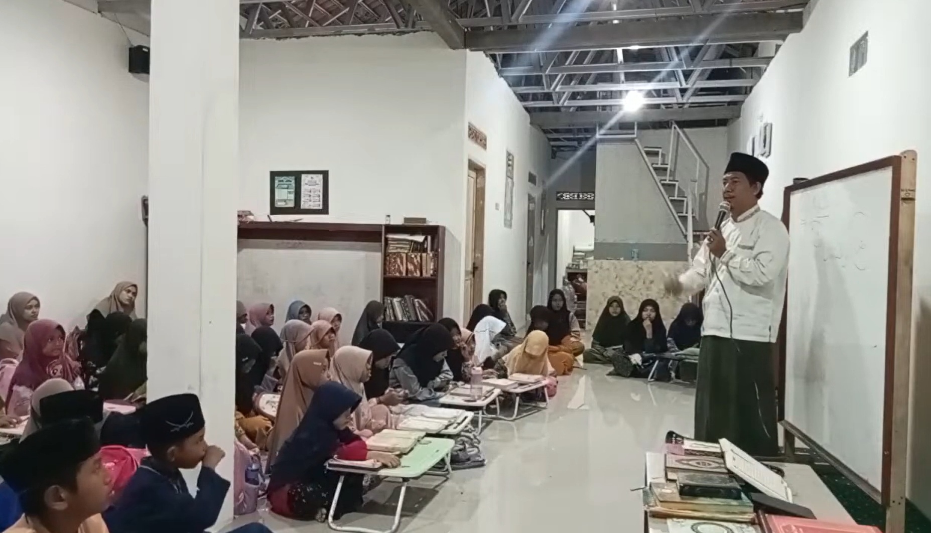Tahsin Makharijul Huruf Pesantren Al-Qur'an & Zawiyah Fastabiqul Khairat